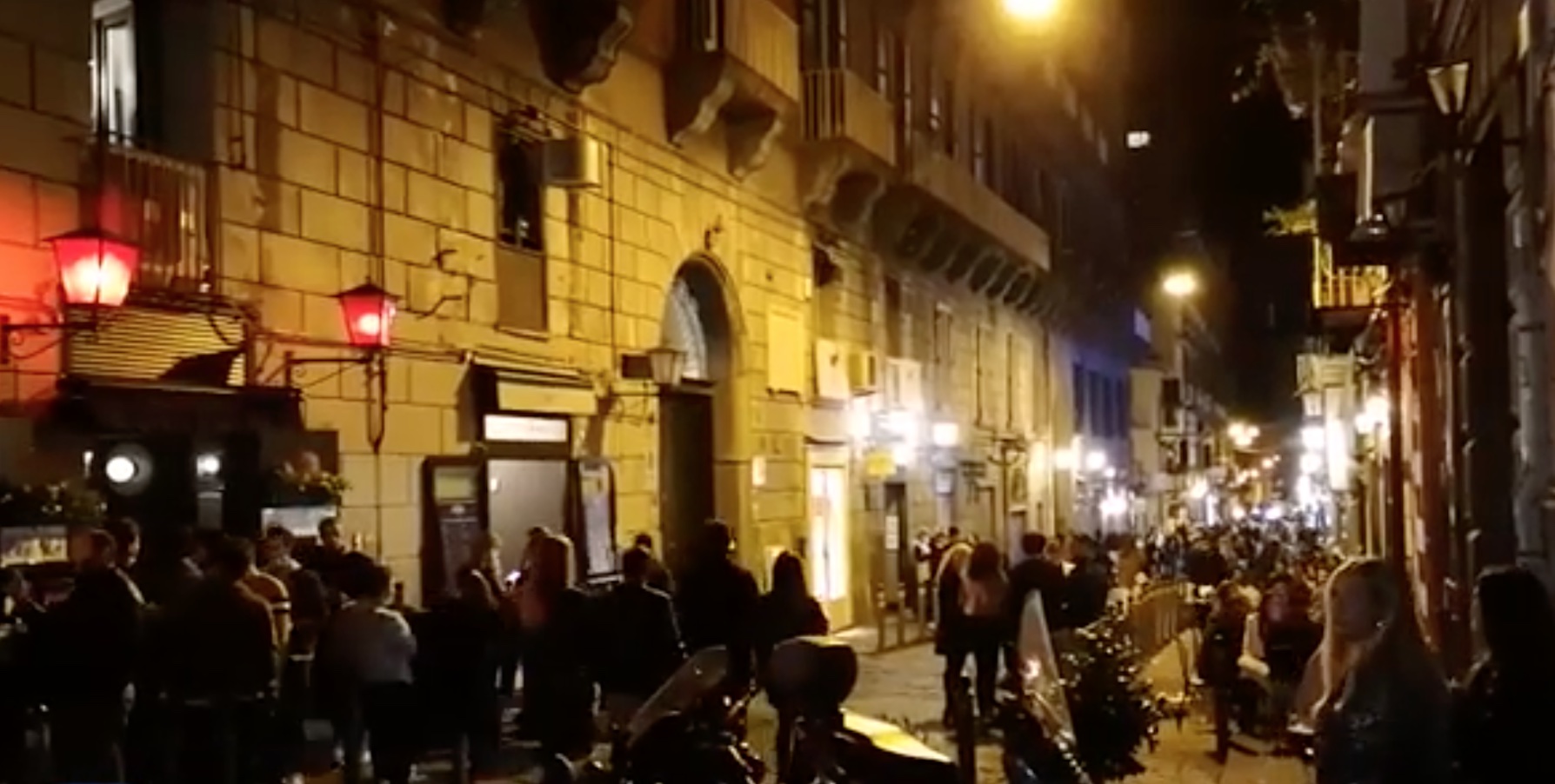 Napoli, 50 persone multate nella movida dei Baretti e dei Decumani