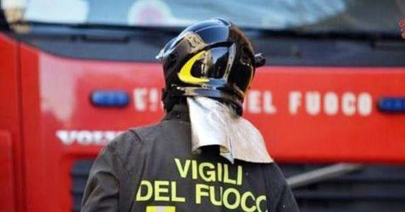Crolla palazzina disabitata in provincia di Avellino: evacuate le case vicine