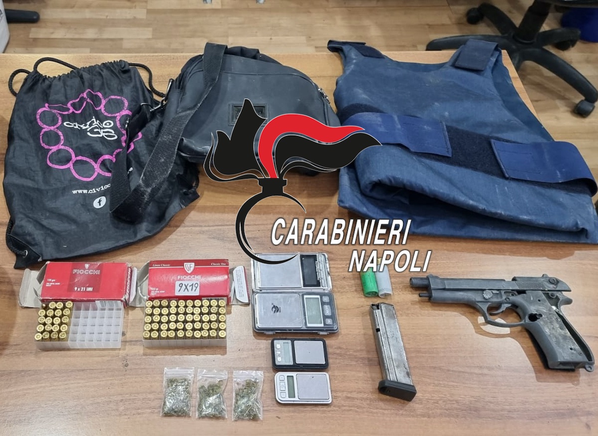 Controlli ad Arzano ed Afragola: sequestrata una pistola e chiusa attività per violazioni covid