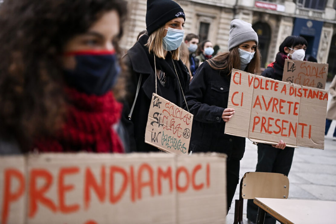Napoli, scioperi e rientro alle scuole superiori a singhiozzo