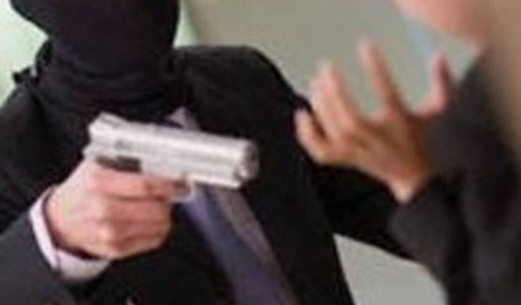 A Dugenta rapina in gioielleria: spari e paura