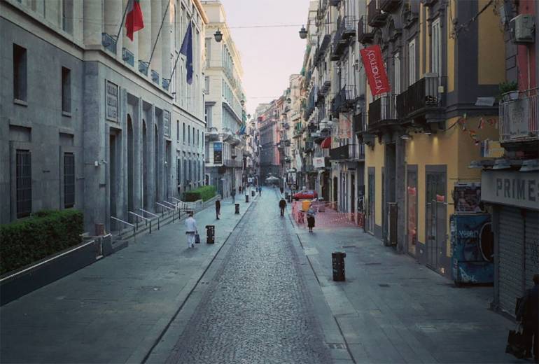 Napoli, stop a cortei no vax a via Toledo e via Chiaia: blindato il centro