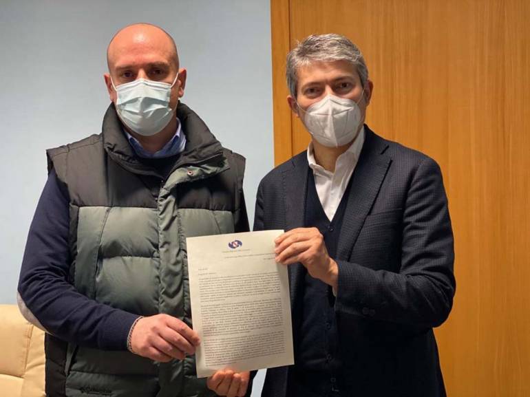Bimba salernitana bloccata in Russia, Di Maio risponde a Pellegrino
