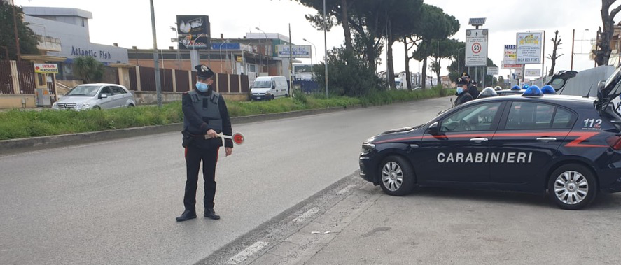 Marano: i carabinieri setacciano le strade della città. 1 arresto e 6 denunce, decine le sanzioni anti-covid