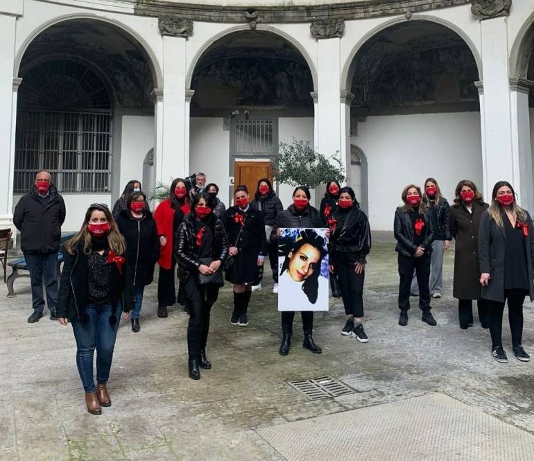 Napoli, proteste delle Forti Guerriere contro la scarcerazione del marito assassino