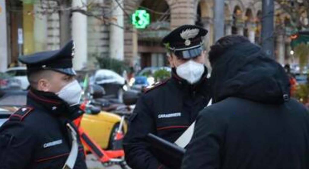 Infected people go out to do the shopping, the anger of the mayor of Curti