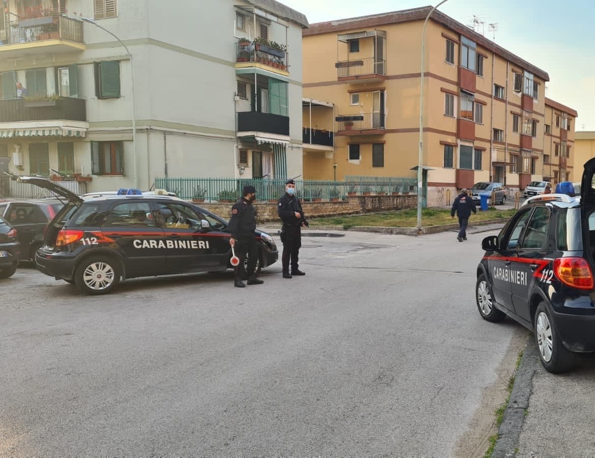 Ercolano, controlli a tappeto dei Carabinieri: decine di persone identificate