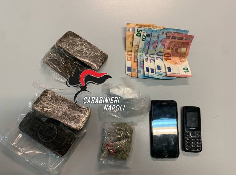 Fermati con la droga in auto: due arresti a Pozzuoli