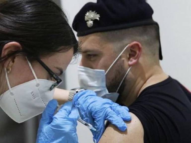 Focolaio covid in una caserma dei carabinieri nel Casertano