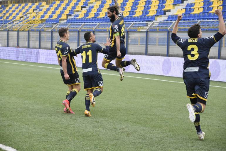 La Juve Stabia affonda la Turris nel derby