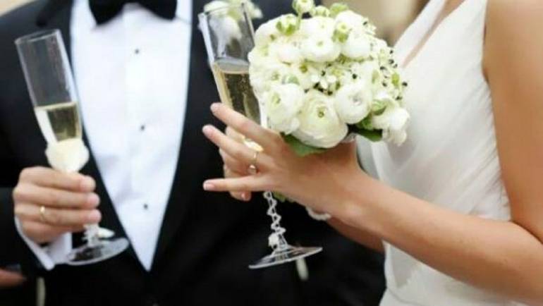 Boscotrecase, 30 persone al matrimonio: tutti multati sposi compresi