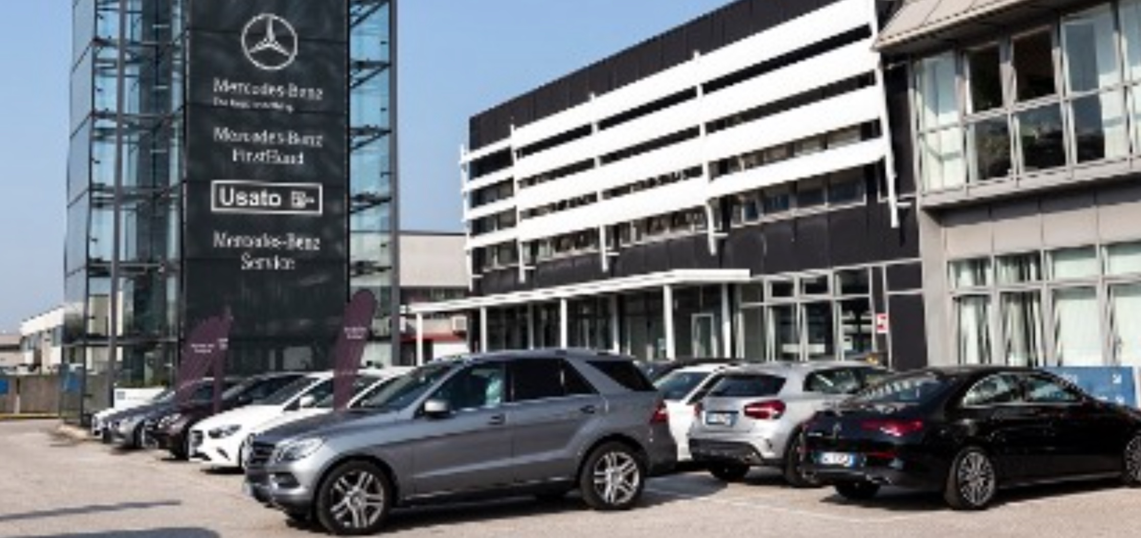 Truffa alla Mercedes con documenti falsi: 4 arresti a Casoria