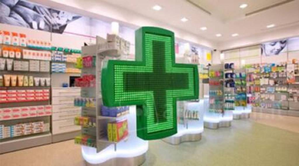 Napoli, rapina violenta in farmacia: arrestato 46enne