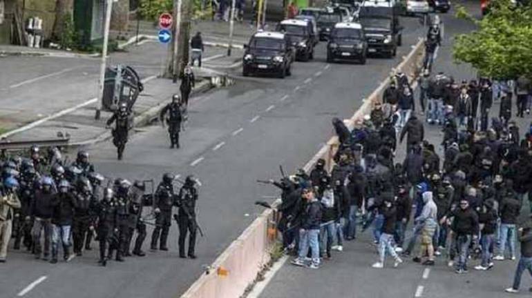 Scontri tra tifosi in Fiorentina-Napoli nel 2019: 10 condanne