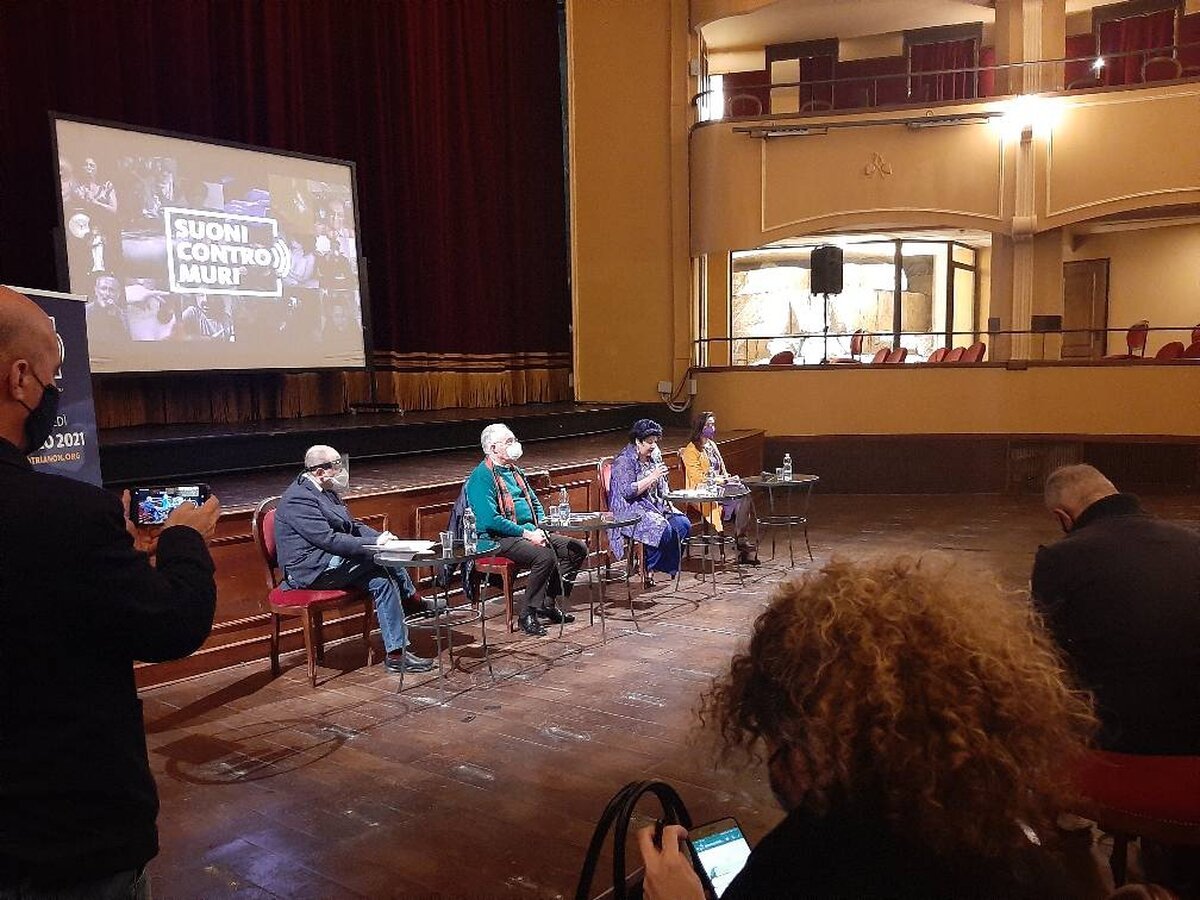 ‘Suoni contro muri’, musica e arte in streaming al Trianon Viviani