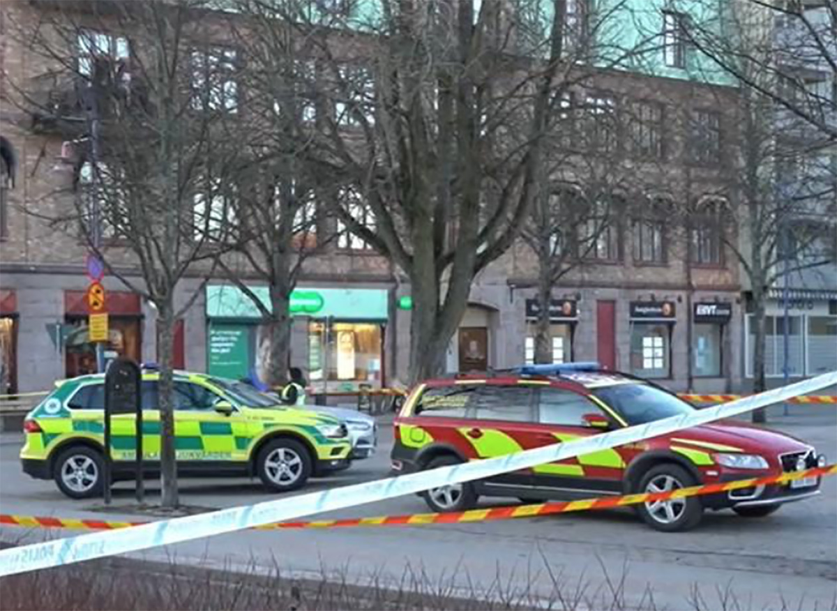 Svezia, accoltella otto persone: sospetto terrorista ferito dalla polizia