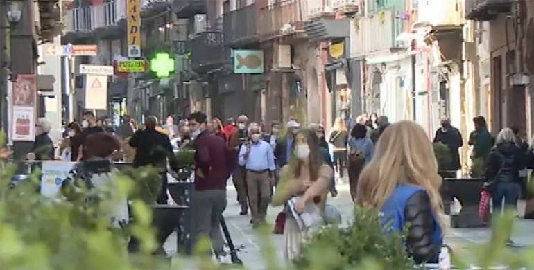 Covid, nuovo boom di morti e guariti in Campania: curva contagio stabile