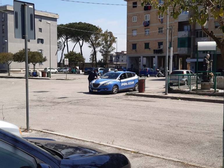 Afragola, 2 giovani pusher arrestati al rione Salicelle