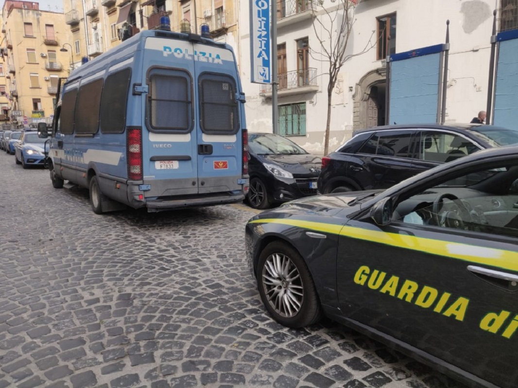 Napoli, Alto impatto alla Maddalena: sequestri e denunce