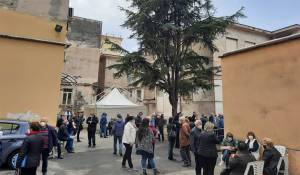 assembramenti- centro vaccinale-torreannunziata