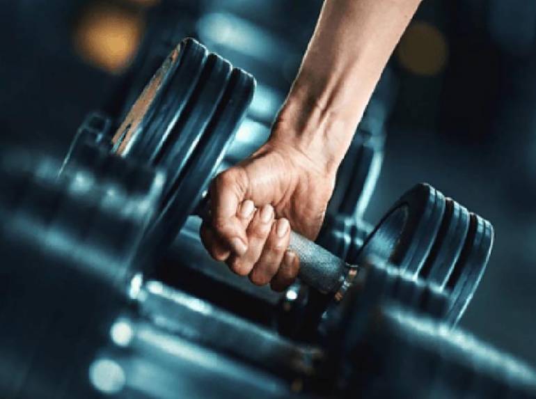 Gli esercizi migliori per allenarsi a casa