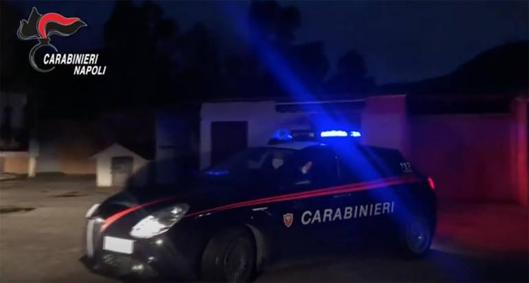 Busciano, assalto alla sala slot e la guardia giurata spara in aria