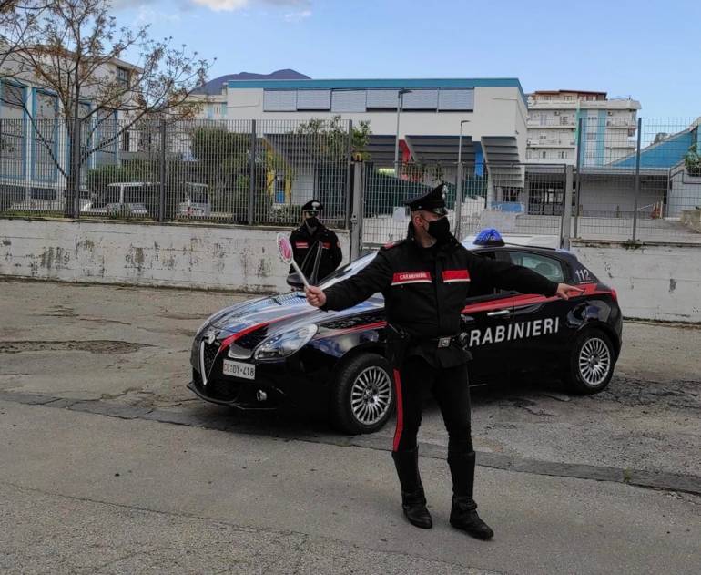 Boscoreale, ruba auto e picchia il conducente: arrestato