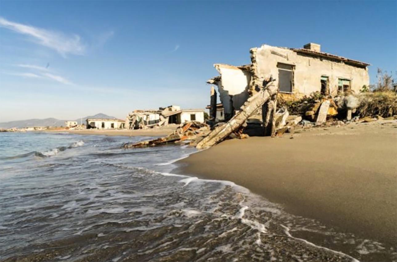 demolizione case abusive litorale castel volturno