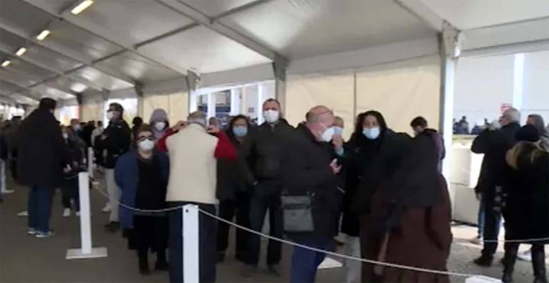 Vaccini, l’Asl Na1: ‘Finti disabili creano caos alla Mostra d’Oltremare’