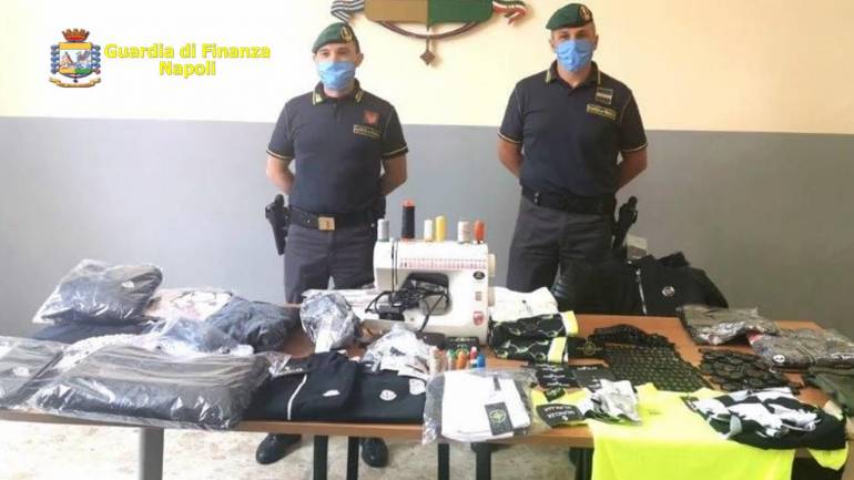 Scoperta la filiera del falso tra Napoli e provincia: 22 denunciati
