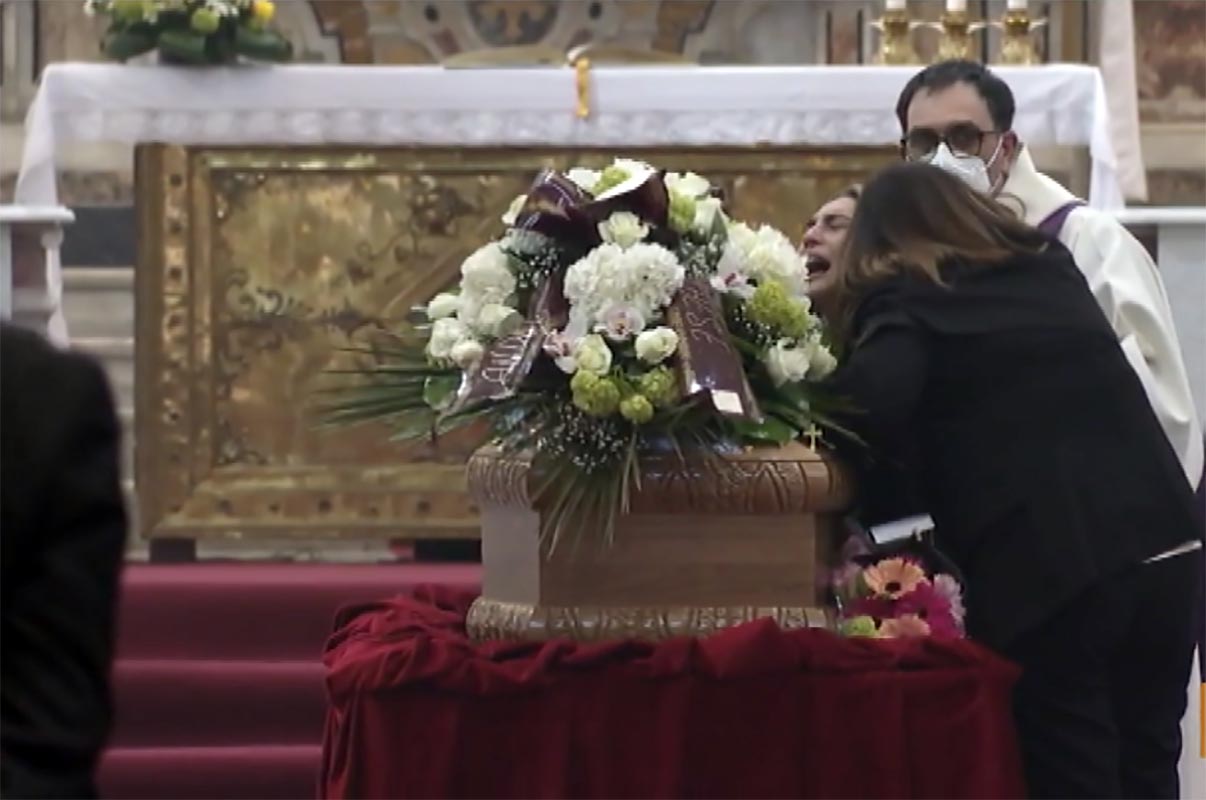Monsignor Battaglia ai funerali di Cerrato: ‘Non possiamo essere lasciati soli’
