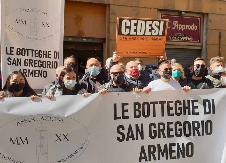 Napoli, gli artigiani di San Gregorio Armeno: “Anche il centro storico è covid free”