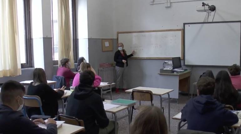 Green Pass, Ricciardi: “Servirebbe l’obbligo per gli insegnanti”