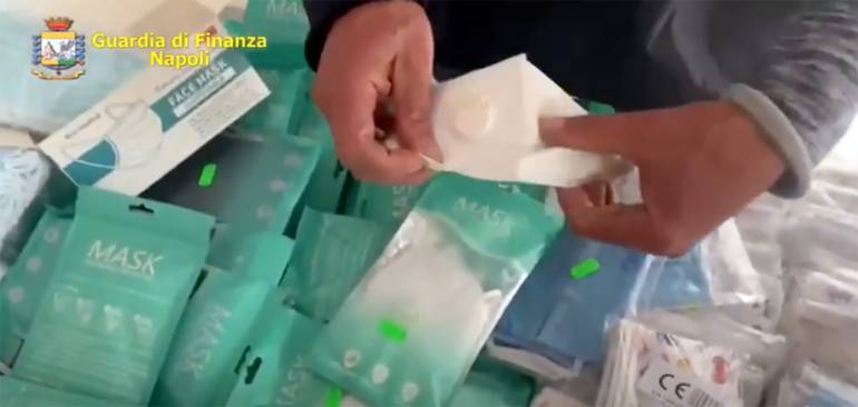 Napoli, sequestrate 143mila mascherine e dispositivi medici non sicuri