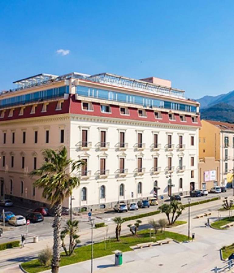 Castellammare, riapre a giugno lo storico Hotel Stabia