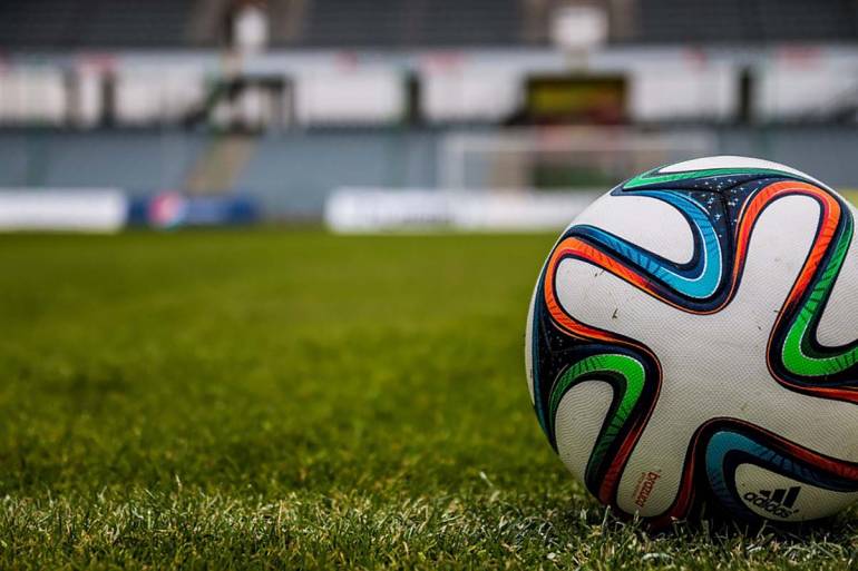 Calcio, stop alle squadre con 35% di positivi