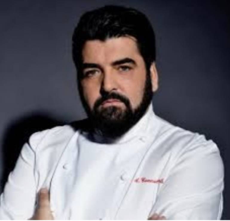 Ristorante fa pubblicità con marchio Canavacciuolo, processo