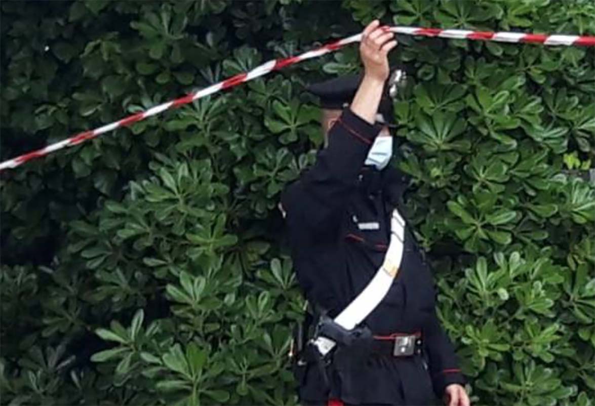 Bimbo di 11 anni muore maneggiando la pistola del padre carabiniere