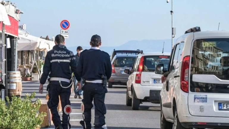 Emergenza covid: caos coprifuoco alle 22 nei ristoranti di Napoli