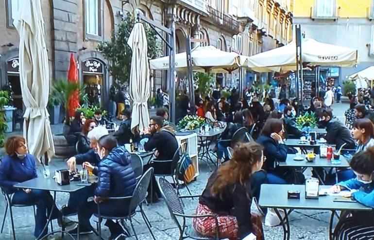 Covid, in Campania 1.352 casi positivi nelle ultime 24 ore 11 decessi