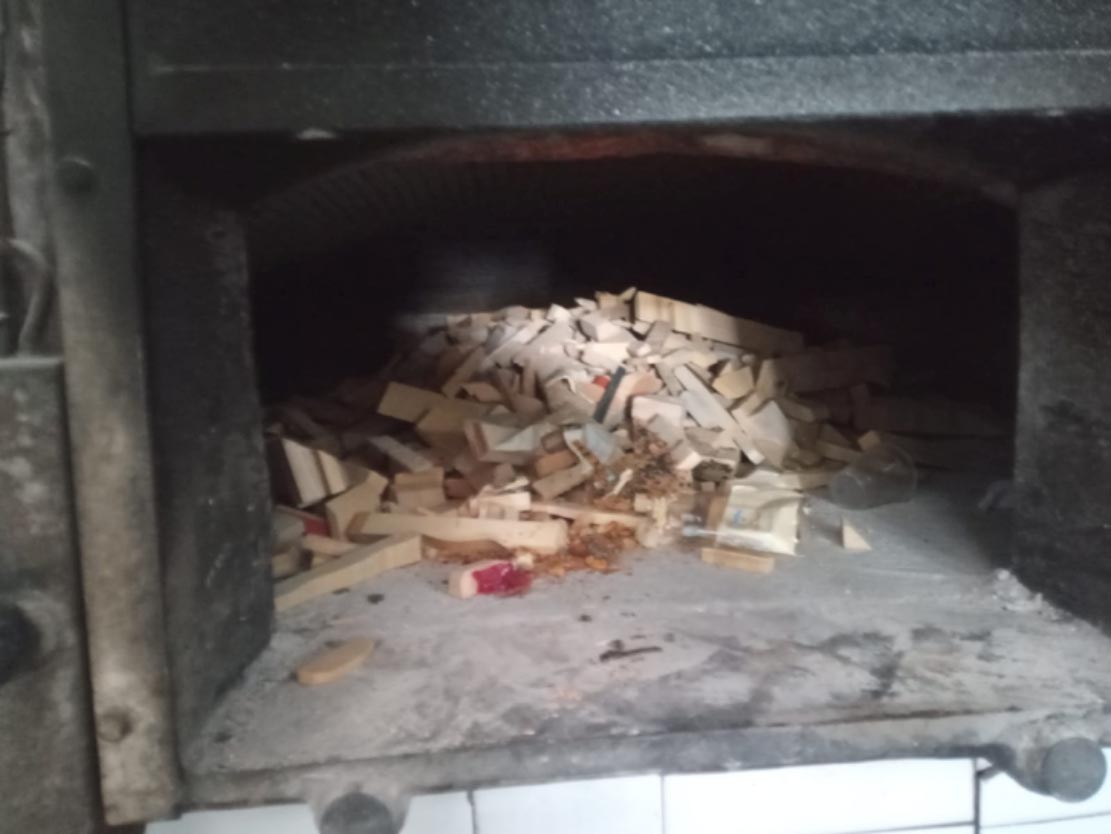 Scafati, legna verniciata nel forno del pane: scatta la chiusura