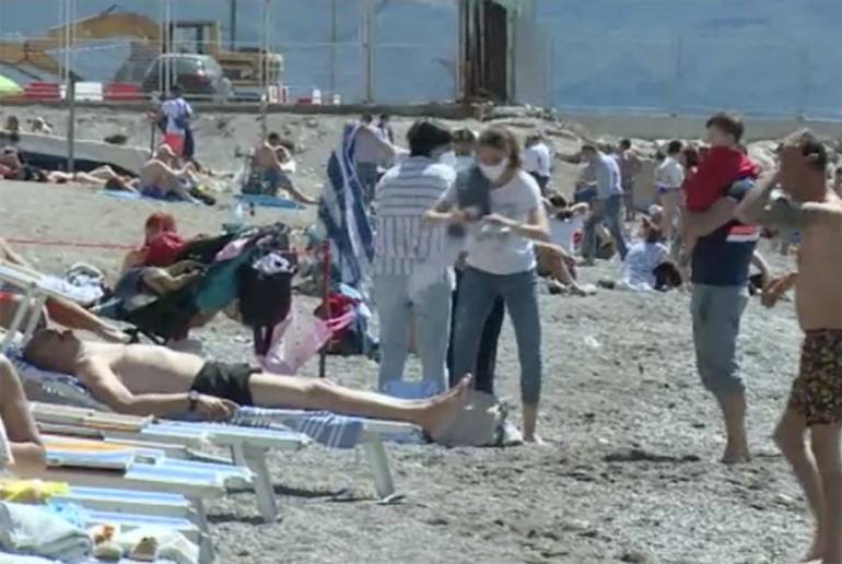 Covid, estate senza mascherine: le nuove regole in spiaggia