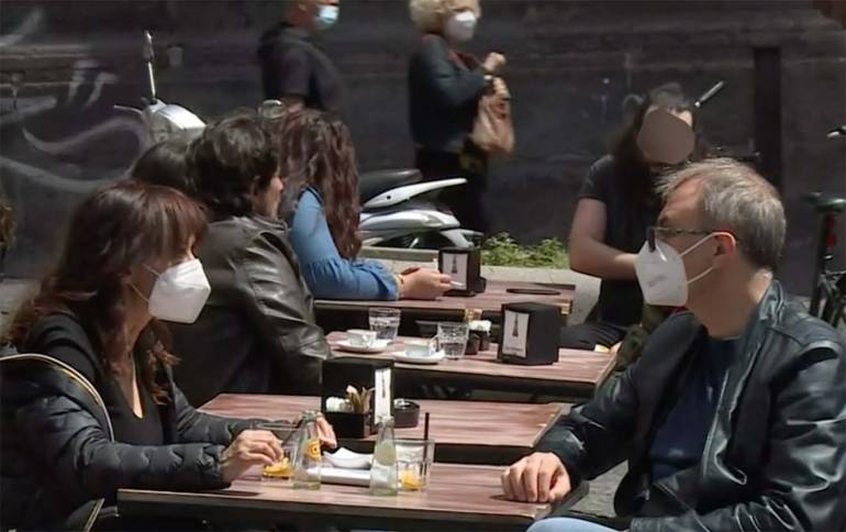 La curva covid in Italia crolla all’1,1%