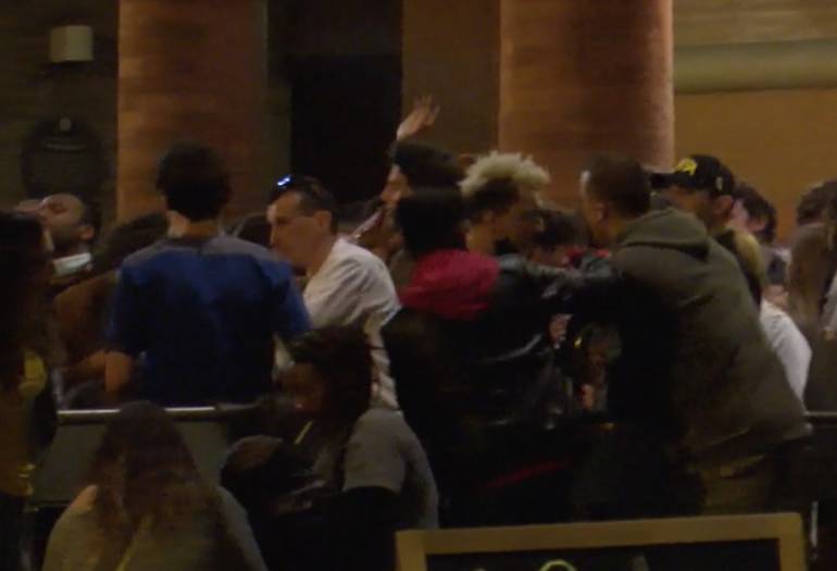 Napoli, sanzionate 27 persone in strada di notte a Posillipo e Mergellina