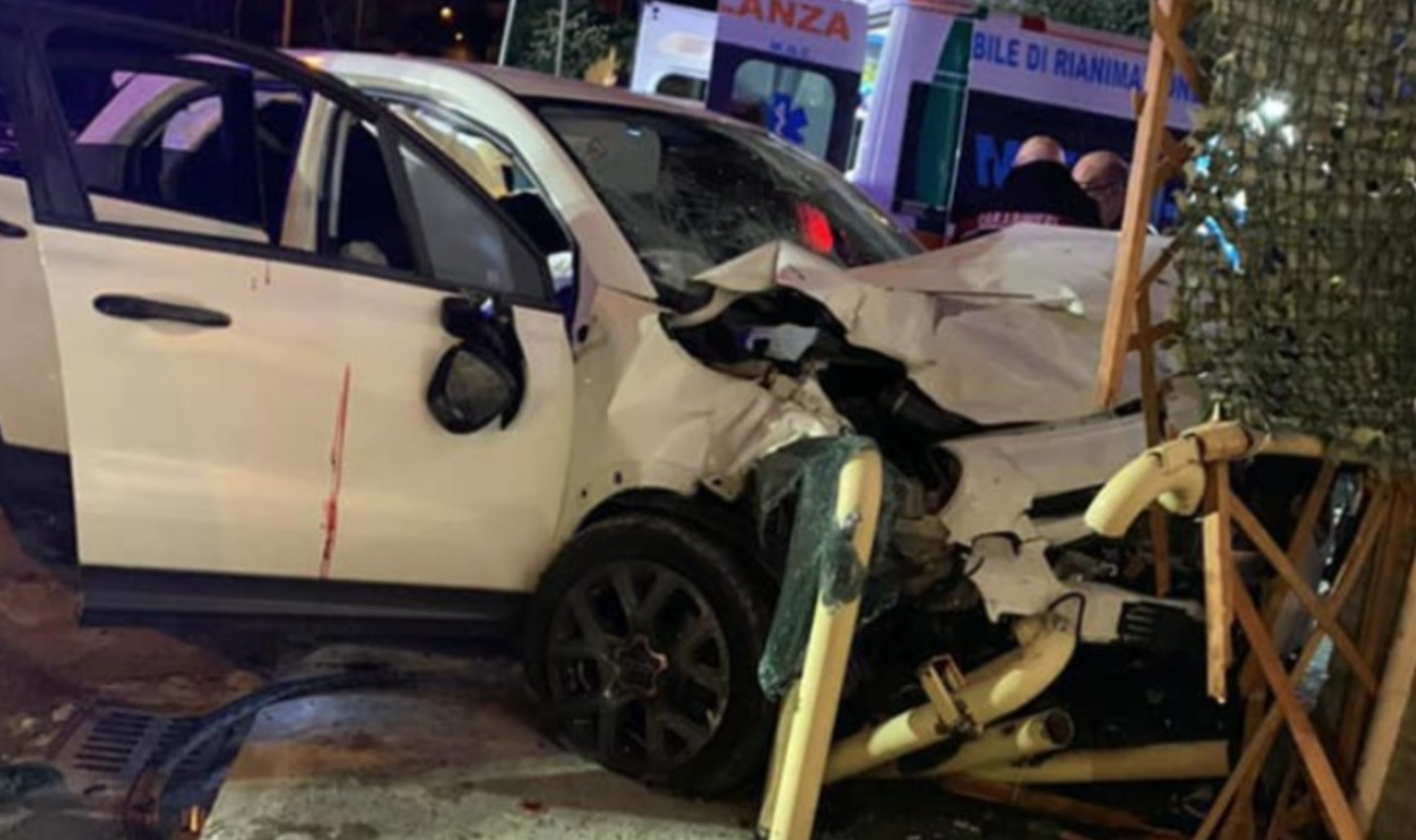 Schianto tra due auto nel Casertano: 7 feriti