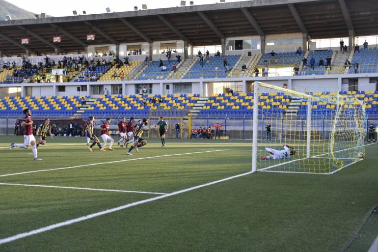 El Diablo Marotta trascina la Juve Stabia al secondo turno