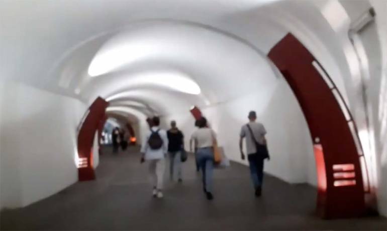 Napoli, migrante tenta rapina nella Metro a Piazza Amedeo: arrestato