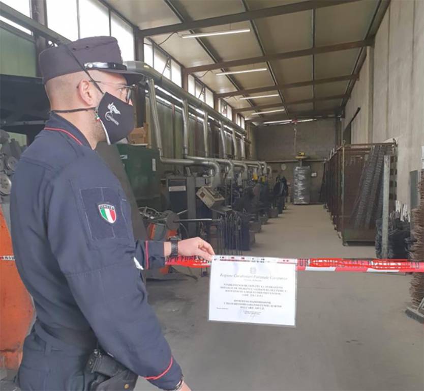 Lavoro nero e inquinamento: imprenditore denunciato a Poggiomarino