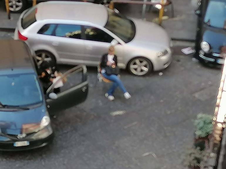napoli parcheggiatore abusivo
