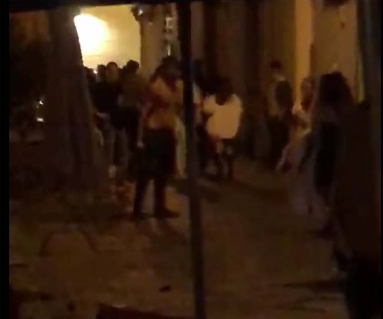 Napoli, rissa nella movida a San Pasquale ben oltre il coprifuoco.IL VIDEO